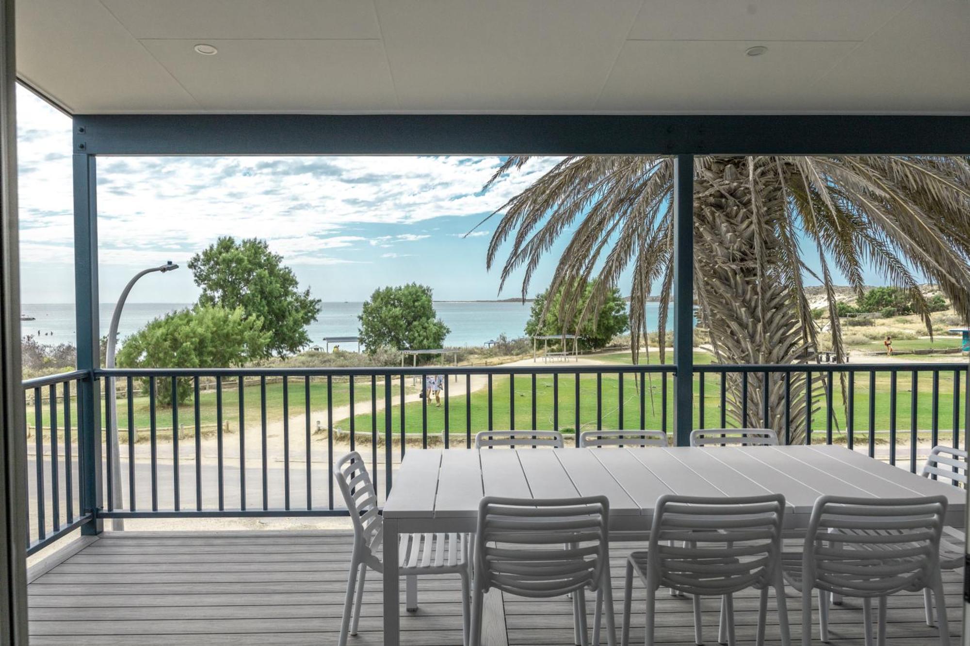 Ningaloo Coral Bay - Bayview Hotel ภายนอก รูปภาพ